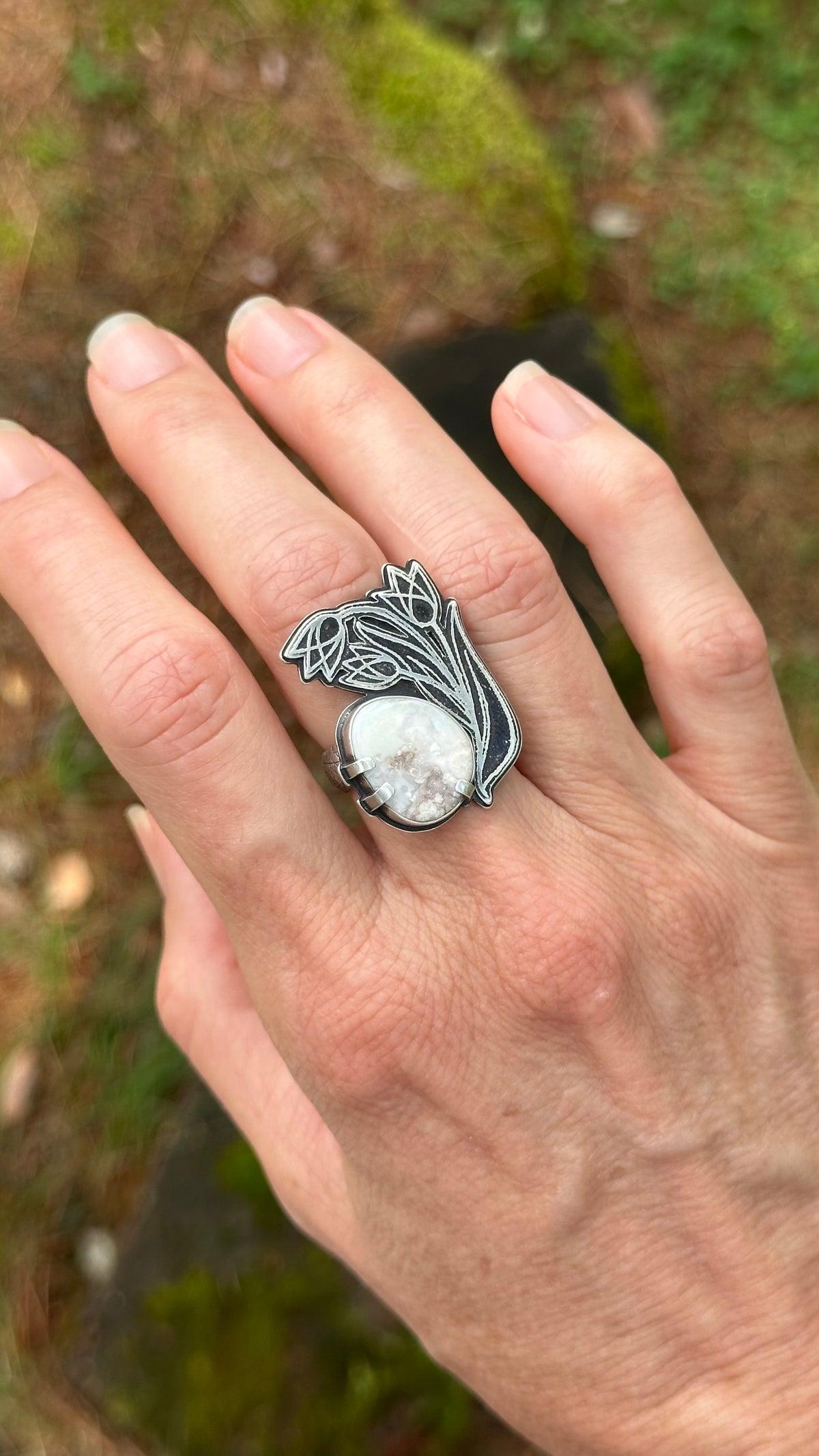 Sprouting Tulips Ring // Size 7.75